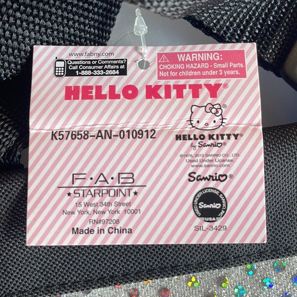 SANRIO Hello Kitty Messenger Bag NWT - Picture 4 of 7